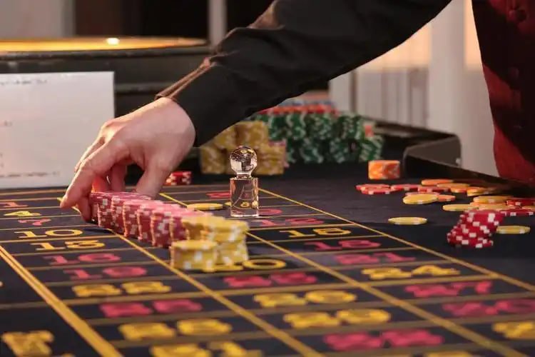 gold fish ဘောလုံး app ဖြင့် live betting ကစားနေသော မြန်မာ ကစားသမား